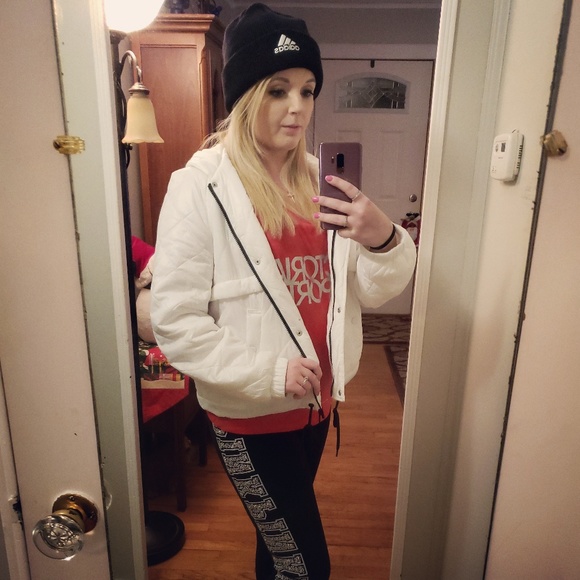 Meet your Posher, Alli - Picture 4 of 4